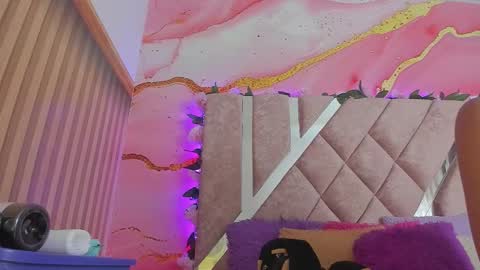 Melanie  online show from February 18, 10:37 am