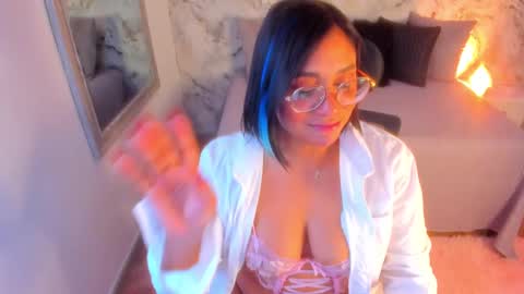 Snapshot of bella_desi chatting on March 9, 12:42 pm Dessi online show from March 9, 12:42 pm