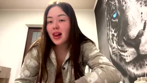 Hanna here Welcome  online show from March 3, 11:56 pm