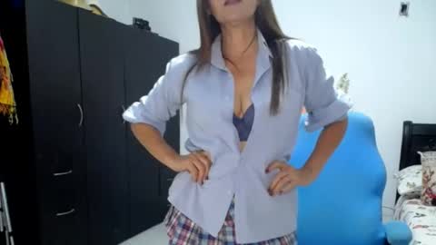 Bella online show from April 18, 12:01 am