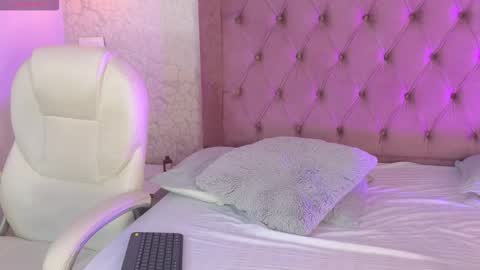 Bella online show from November 13, 4:26 am