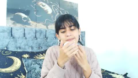 Bella online show from October 4, 1:58 am