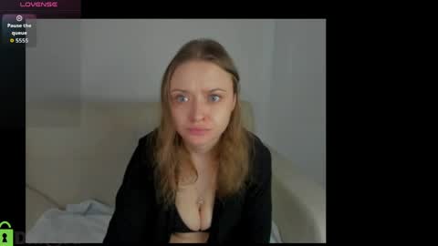 Linda Bella online show from April 5, 1:02 am