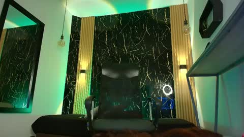     online show from March 30, 9:26 pm