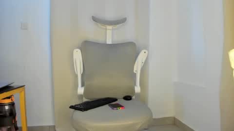 Bella sweetpea online show from November 6, 3:20 am