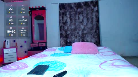 bella_warzon online show from December 14, 7:42 pm