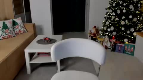 BellaDona online show from December 17, 1:29 am