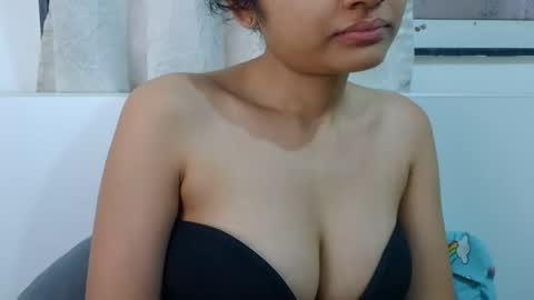 bellacrystall online show from May 22, 1:01 am