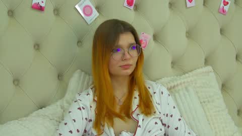 BellaMarebelle online show from February 13, 5:44 am