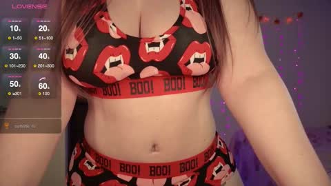 Snapshot of bellamonroee chatting on October 16, 4:23 am Bella Monroe online show from October 16, 4:23 am