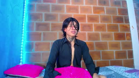 bellamy_094 online show from October 7, 7:10 pm