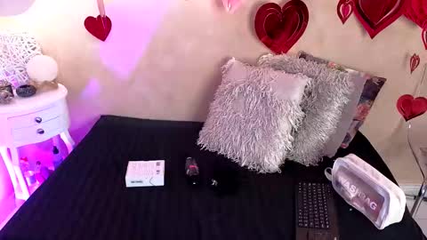 bellarooux online show from February 24, 12:19 pm