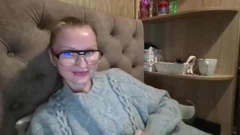 Amelia online show from November 19, 4:39 pm