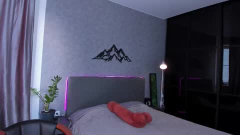 A girl from your  dreams online show from October 20, 6:07 am