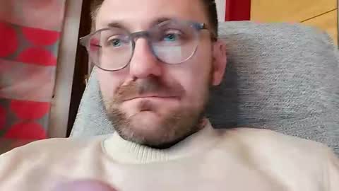 ben00189 online show from October 17, 8:46 pm