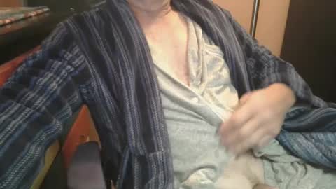 Snapshot of bendrinkin chatting on September 9, 10:04 am bendrinkin online show from September 9, 10:04 am