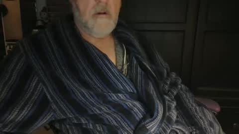 Snapshot of bendrinkin chatting on December 27, 10:34 am bendrinkin online show from December 27, 10:34 am