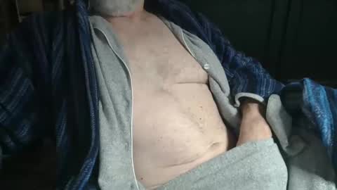 Snapshot of bendrinkin chatting on February 28, 10:09 am bendrinkin online show from February 28, 10:09 am