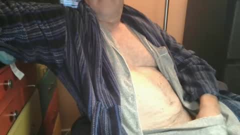 Snapshot of bendrinkin chatting on October 27, 10:15 am bendrinkin online show from October 27, 10:15 am