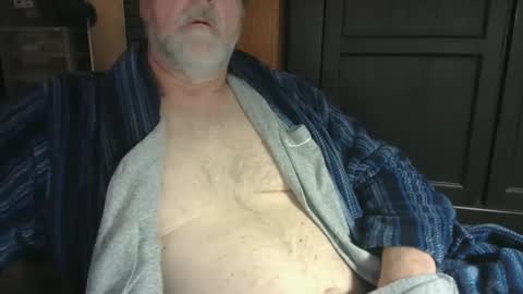 Snapshot of bendrinkin chatting on January 6, 10:13 am bendrinkin online show from January 6, 10:13 am