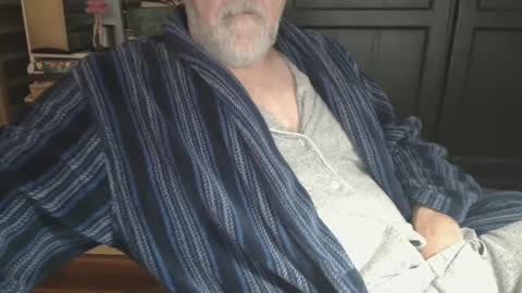 Snapshot of bendrinkin chatting on February 6, 12:04 pm bendrinkin online show from February 6, 12:04 pm