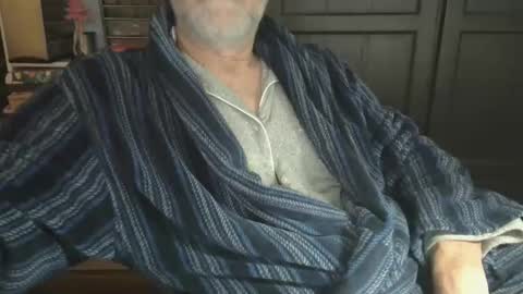 Snapshot of bendrinkin chatting on February 9, 9:47 am bendrinkin online show from February 9, 9:47 am