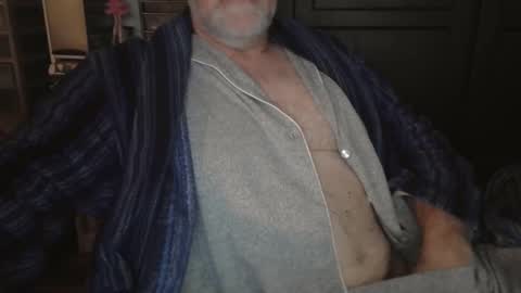 Snapshot of bendrinkin chatting on February 7, 10:19 am bendrinkin online show from February 7, 10:19 am