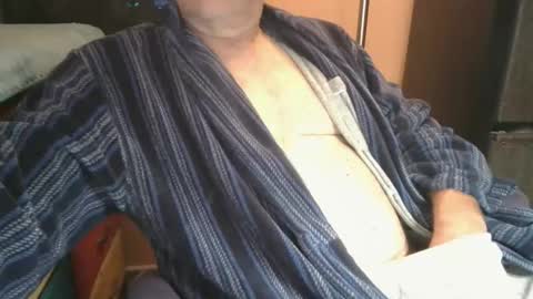 Snapshot of bendrinkin chatting on October 12, 10:08 am bendrinkin online show from October 12, 10:08 am