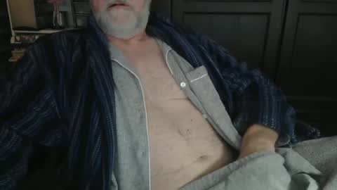 Snapshot of bendrinkin chatting on January 29, 12:45 pm bendrinkin online show from January 29, 12:45 pm