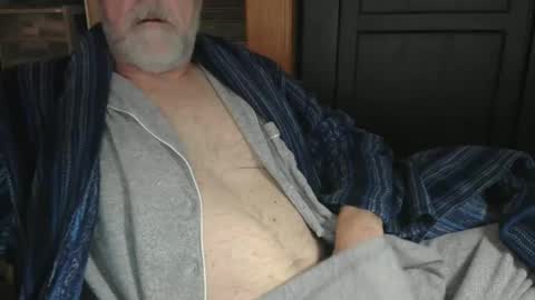 Snapshot of bendrinkin chatting on February 24, 9:53 am bendrinkin online show from February 24, 9:53 am