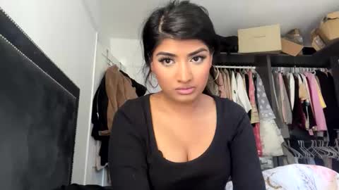 bengalibaddie7_x online show from May 23, 2:35 pm