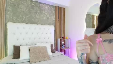 Tiffany and Bengie online show from March 21, 9:52 pm