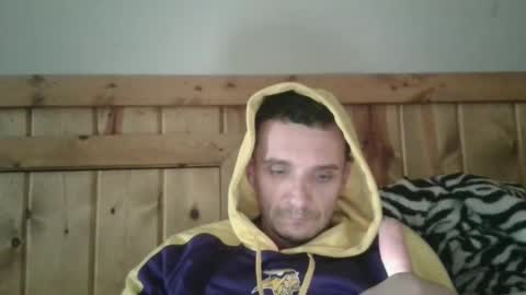 Snapshot of bennymn chatting on February 20, 5:52 pm benny and innocentvixon online show from February 20, 5:52 pm