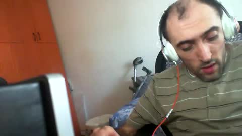 bentish online show from November 25, 9:52 am