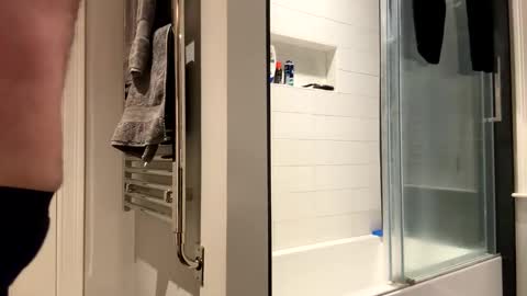 benz10001 online show from March 27, 11:11 am