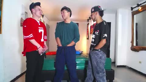 benz boys online show from November 25, 1:10 pm