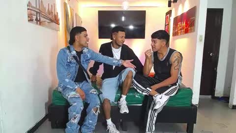 benz boys online show from November 28, 10:06 pm