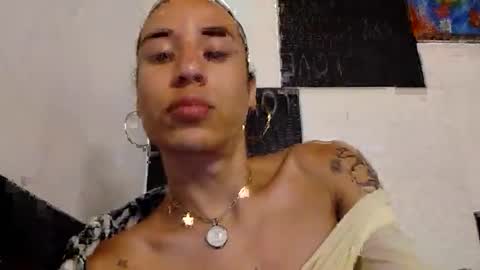 berenice_i online show from April 24, 10:01 pm