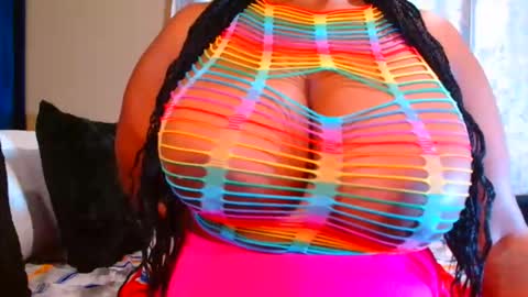 Snapshot of berniniblushx89 chatting on October 24, 2:12 am BERNINIBLUSHX89 online show from October 24, 2:12 am