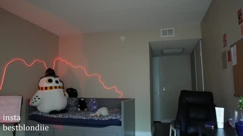 Chloe Next stream on Friday online show from January 17, 11:29 pm