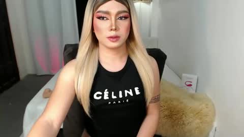 bestgirljulia online show from November 30, 5:25 am