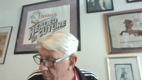 Snapshot of bestshot1951 chatting on October 22, 7:48 pm bestshot1951 online show from October 22, 7:48 pm