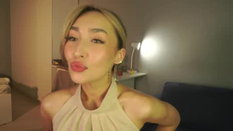 Ur Silly Lawyer Kira online show from June 5, 3:39 pm