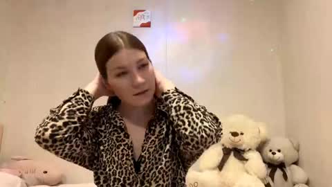 Mia online show from January 13, 7:54 pm