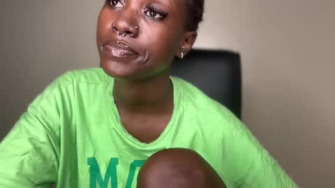 Adah online show from February 8, 8:32 pm