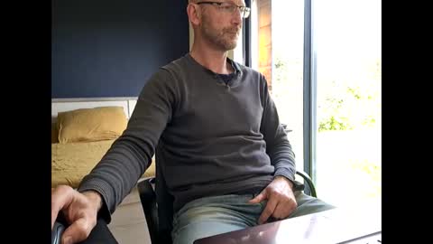 My name is David and if you like public exhibitions you wont be disappointed with me LoL - My favorite vibes is 44  online show from March 25, 9:38 am