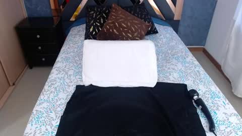 Snapshot of bianca_milfsexy chatting on January 22, 10:59 pm B I A N C A online show from January 22, 10:59 pm