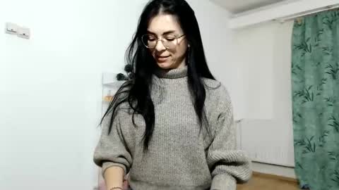 innasugarwild online show from December 5, 6:06 pm