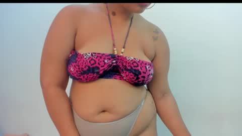 Snapshot of big_ass_18x chatting on September 19, 12:31 pm big_ass_18x online show from September 19, 12:31 pm