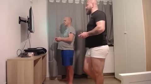 bigballs2403 online show from December 15, 7:10 pm